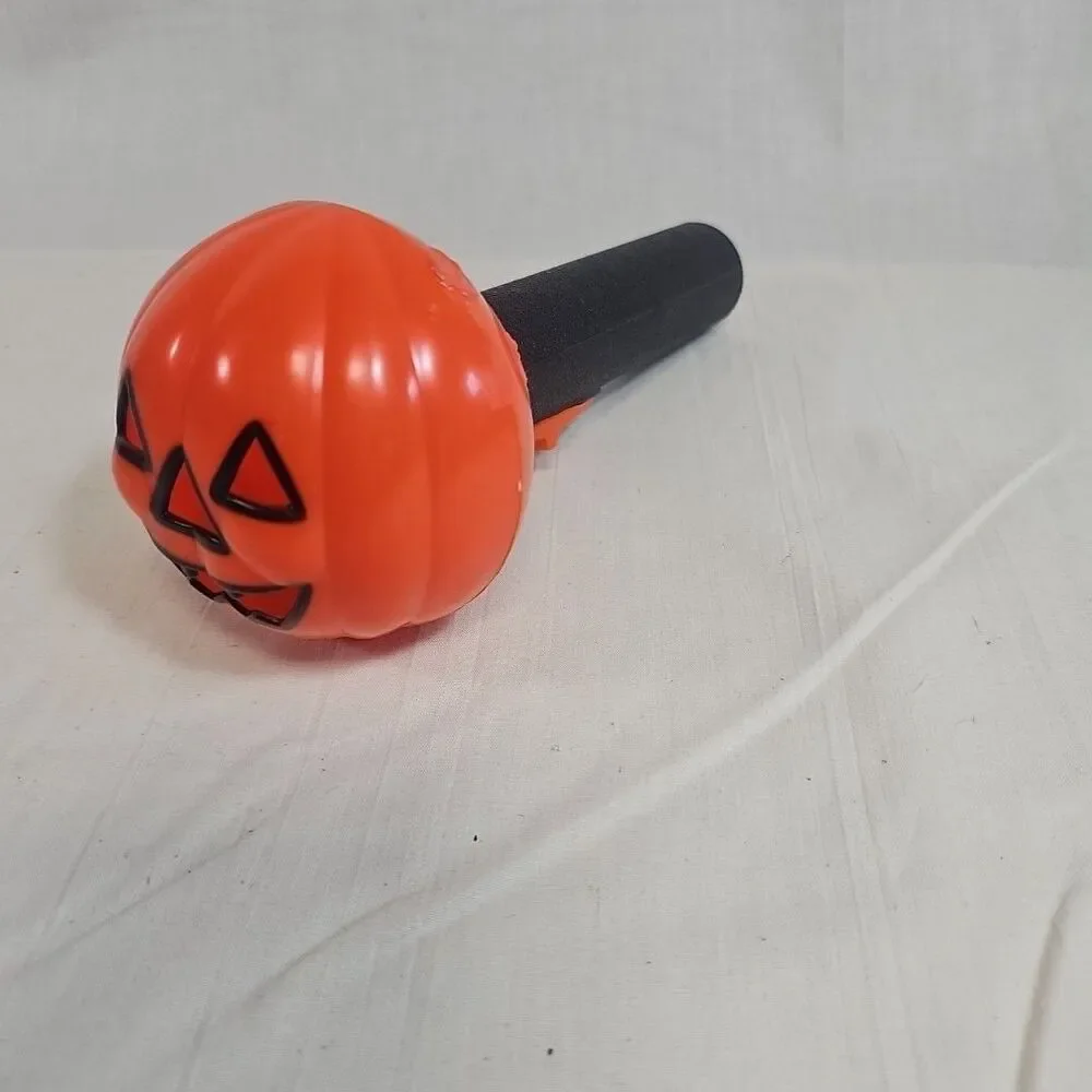 Vtg 1960's Jack-O-Lantern Pumpkin flashlight *READ*